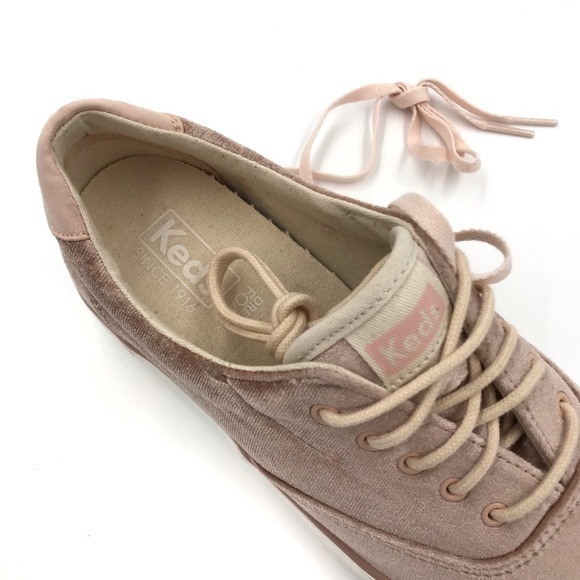 Keds Pale Pink Rise Velvet Platform Sneakers Like New Size 8 - Picture 8 of 11